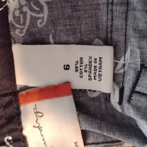 French Laundry Women’s Black with White Floral Capris, Size 6 - Picture 6 of 8